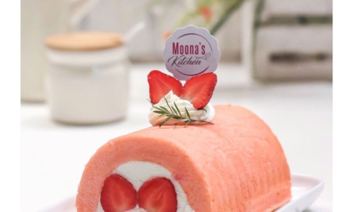 Dojima Roll Strawberry Cake