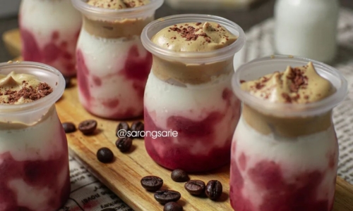 Milky Strawberry Coffee Pudding