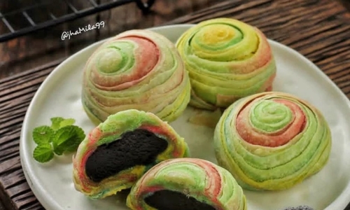 Rainbow Layer Chocolate Pie - Kue dari Coklat dan Tepung Terigu