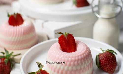 Strawberry Pudding - Kue dari Stroberi