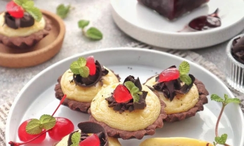 Mini Black Forest Pie - Kue dari Black Cherry