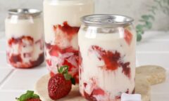 Resep Strawberry Jelly Milk Dari dhora_kusumadewi