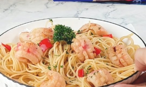 Spaghetti Black Pepper Shifudo Squid Flower