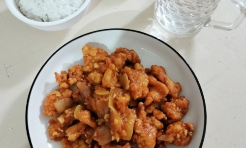 Crispy And Spicy Sticky Oriental Chicken