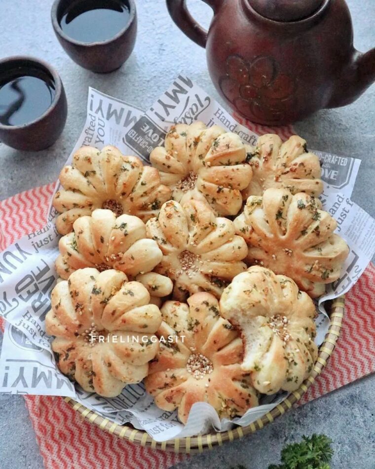 Resep Garlic Flower Bread Dari friel_sit