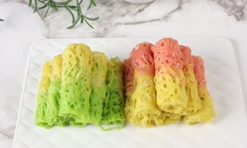 Roti Jala - Kue dari Tepung Tapioka dan Tepung Terigu