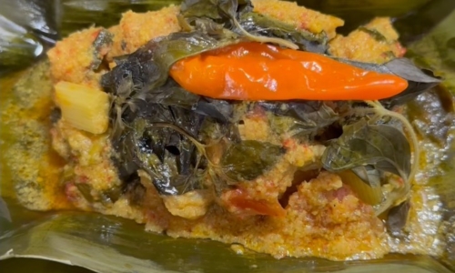 Pepes Ayam - Masakan dari Ayam dan Tomat