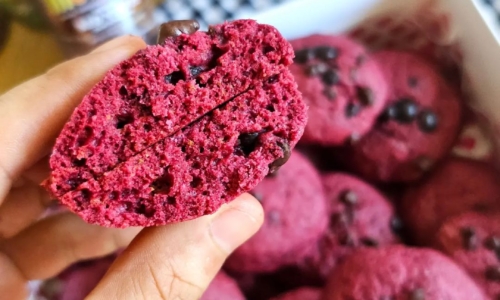 Red Velvet Chocolate Chip Cokies