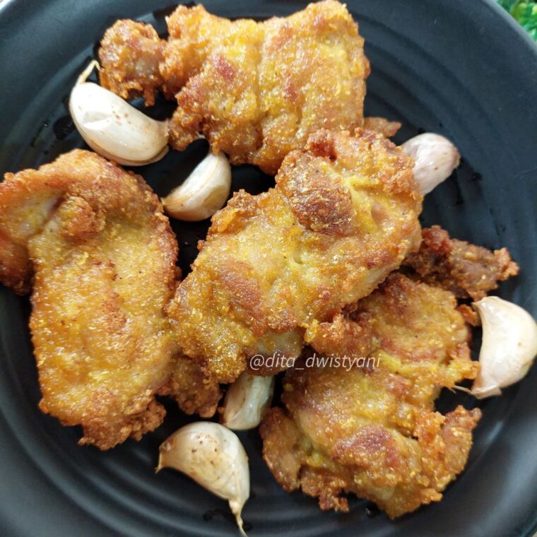 Resep Ayam Goreng Kuning Bawang Putih Dari dita_dwistyani