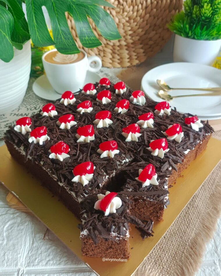 Resep Blackforest Cake Potong Ekonomis Dari elvynnofianti