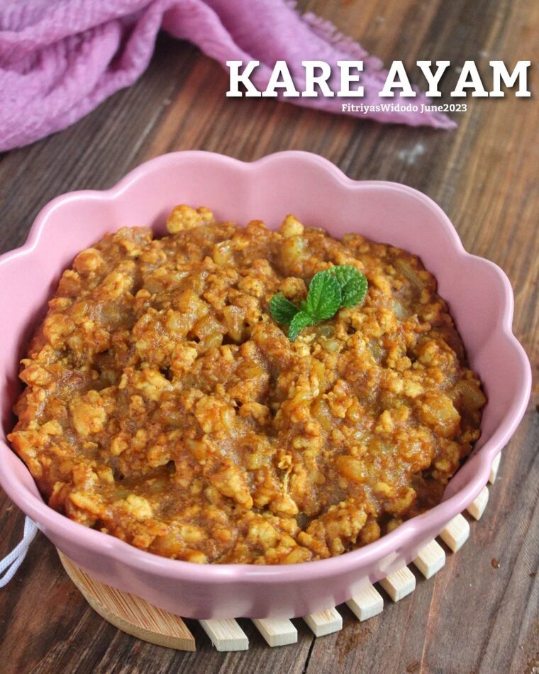 Resep Kare Ayam (Isian Roti) Dari fitriyas_widodo