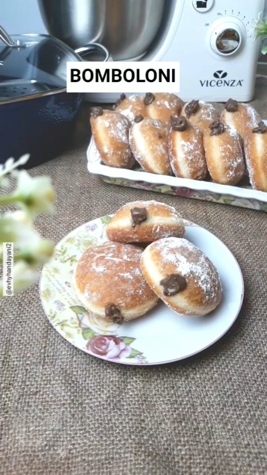 Resep Bomboloni Isi Krim Custard Coklat Dari evhyhandayani2