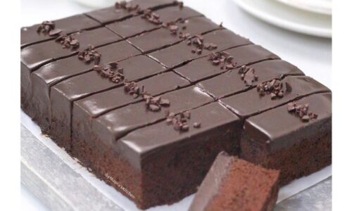 Chocolate Moist Cake - Kue dari Vanila