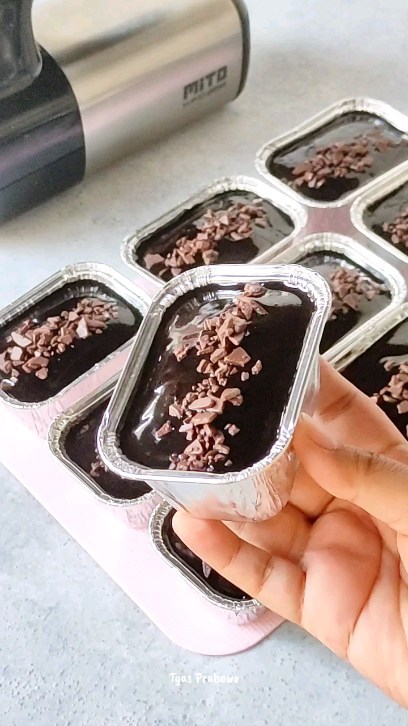 Resep Chocolate Moist Cake Dari tyasprabowo