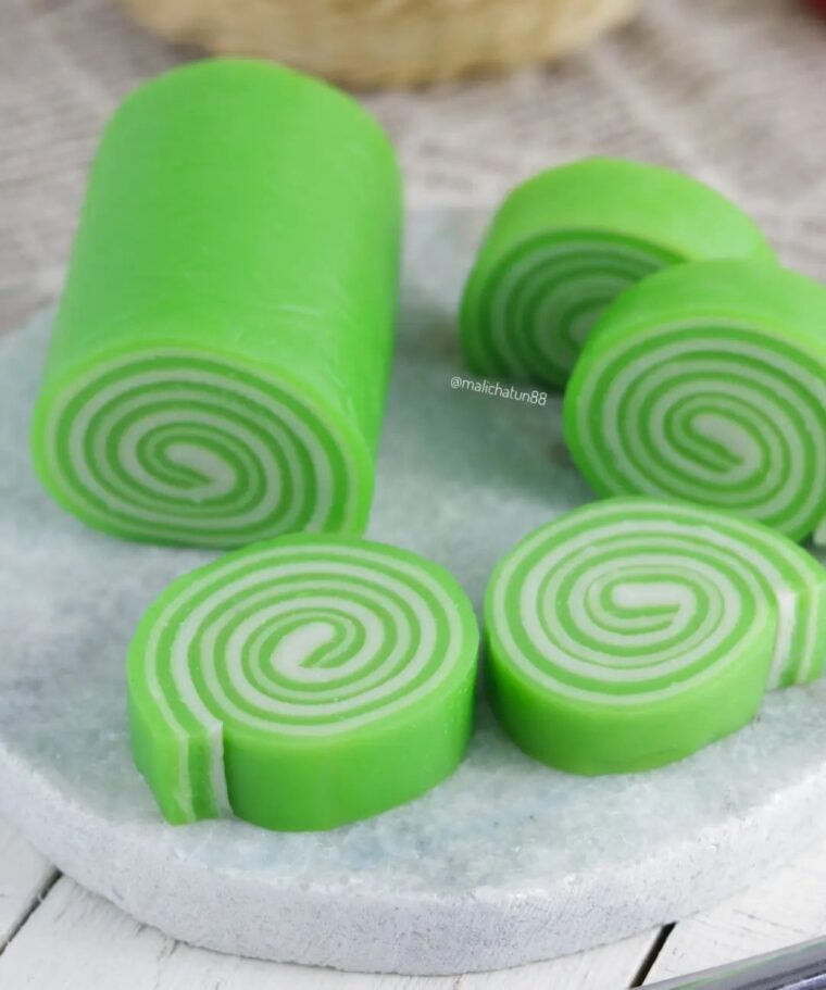 Resep Kue Lapis Gulung Pandan Tapioka Dari malichatun88