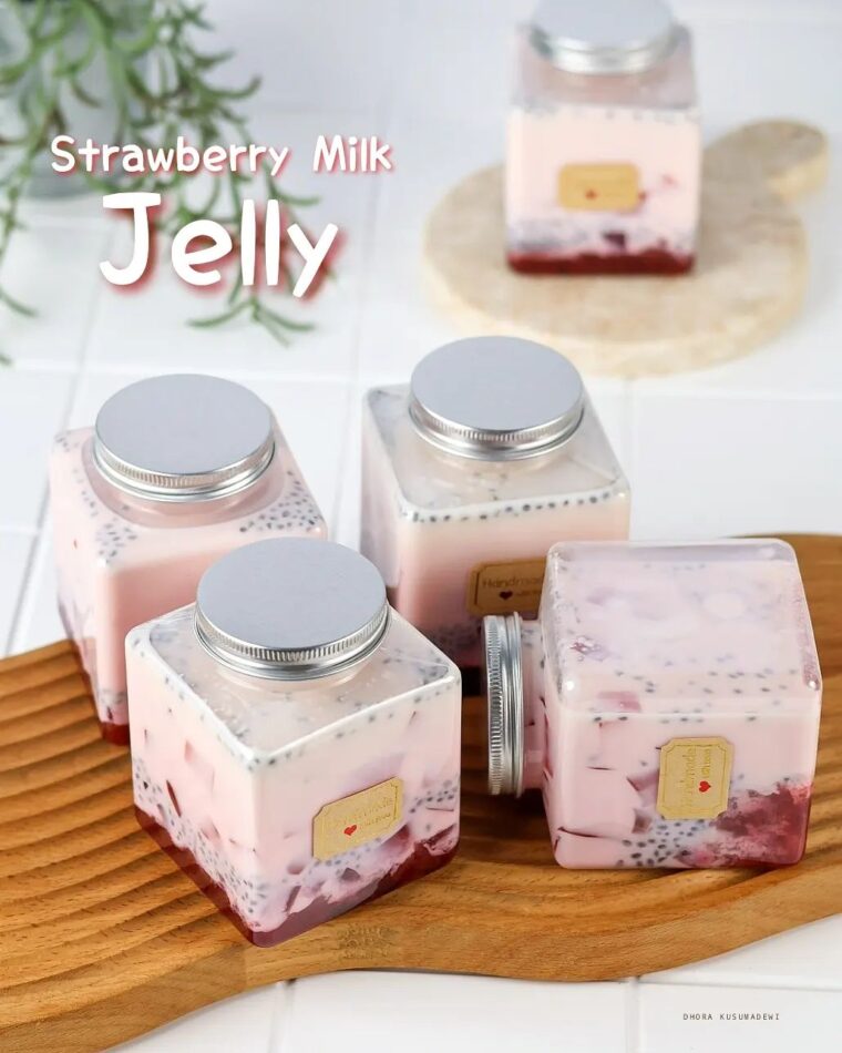 Resep Strawberry Milk Jelly Dari dhora_kusumadewi