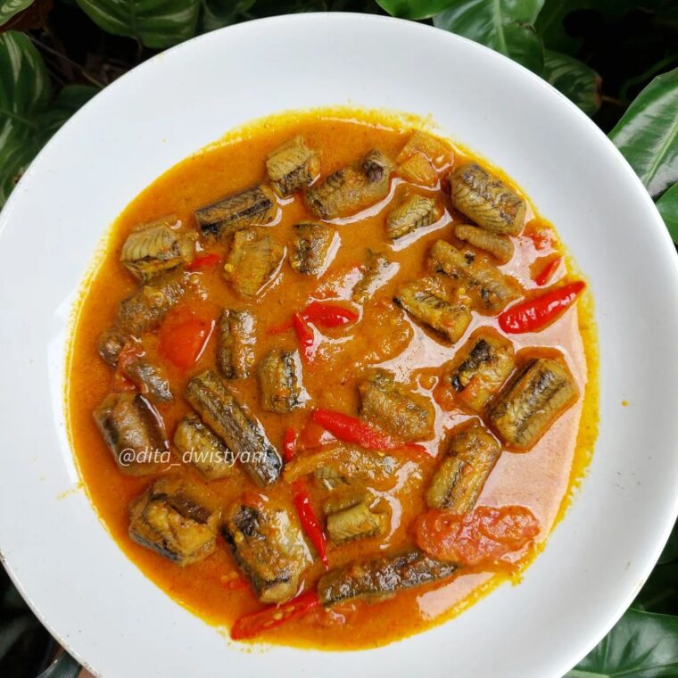 Resep Belut Bumbu Kuning Dari dita_dwistyani