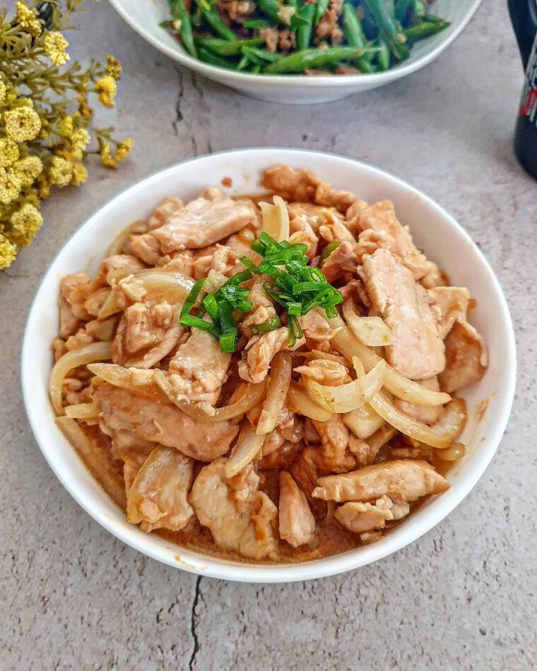 Resep Stir Fry Chicken With Onion Dari yscooking