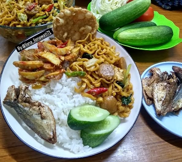 Resep Mie Goreng Bakso Dari lisna_lisnawati71