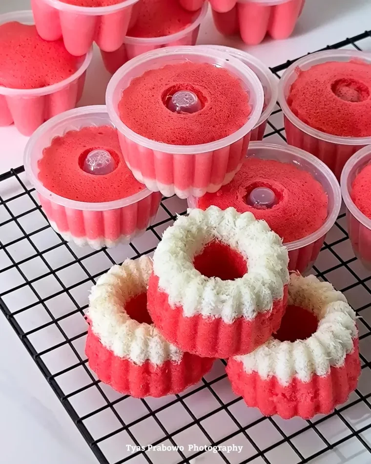 Resep Putu Ayu Merah Putih Dari tyasprabowo